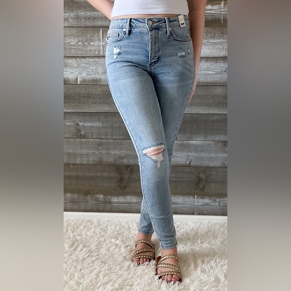 judy blue mid rise tummy control destroyed skinny jeans light wash JB88797REG LT - Picture 3 of 14